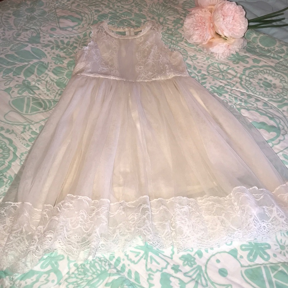 Ivory Lace Flower Girl Dress - Size 6 🌸